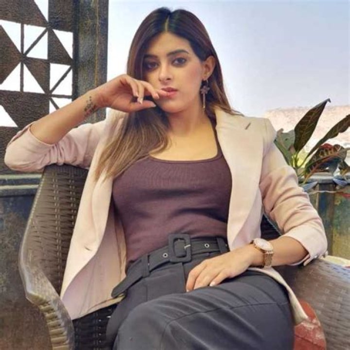 Ayushi Shekhawat [News Anchor] Wiki, Height, Weight, Age & More