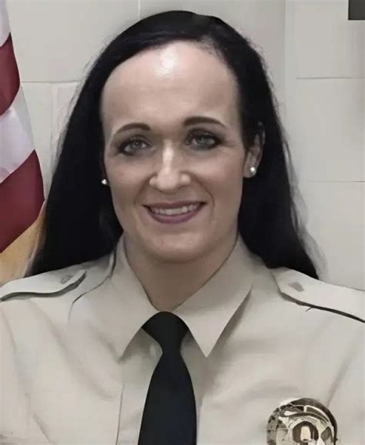 Alabama Police Officer Dana Elmore Wiki, Age, Husband, Career & More