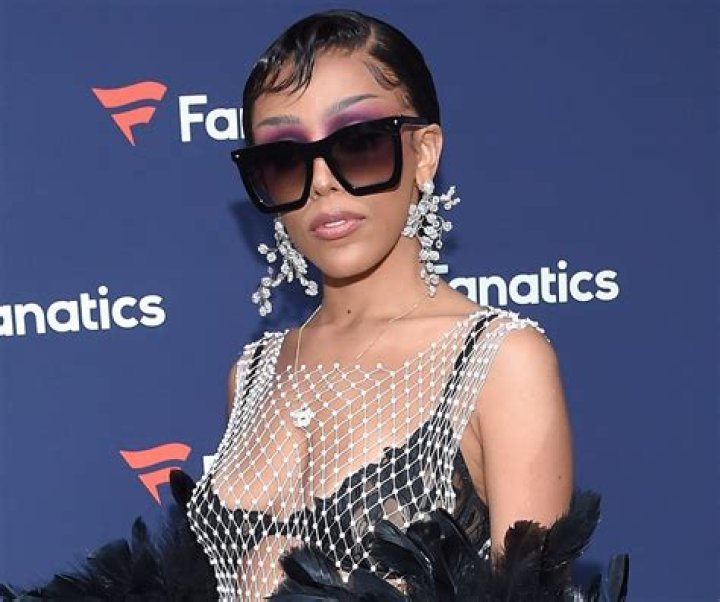 Doja Cat Shares Swimsuit Photo in Front of Pop-Tarts Covered in Cheese — Celebwell