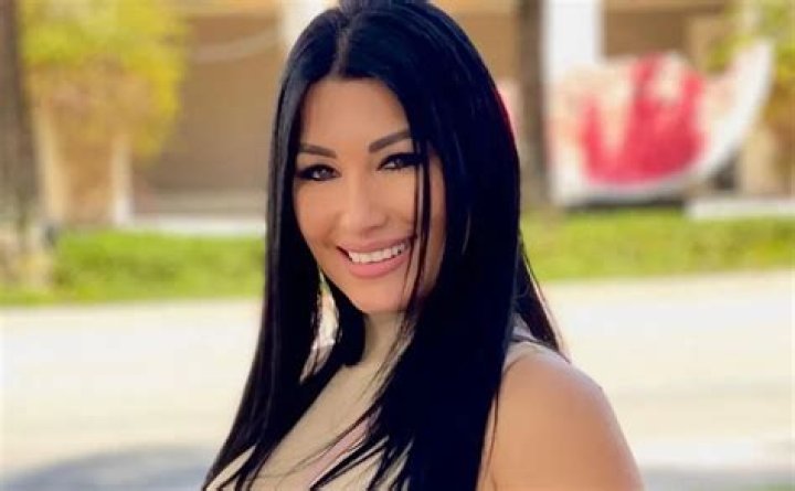 Heydy González in Bathing Suit is 