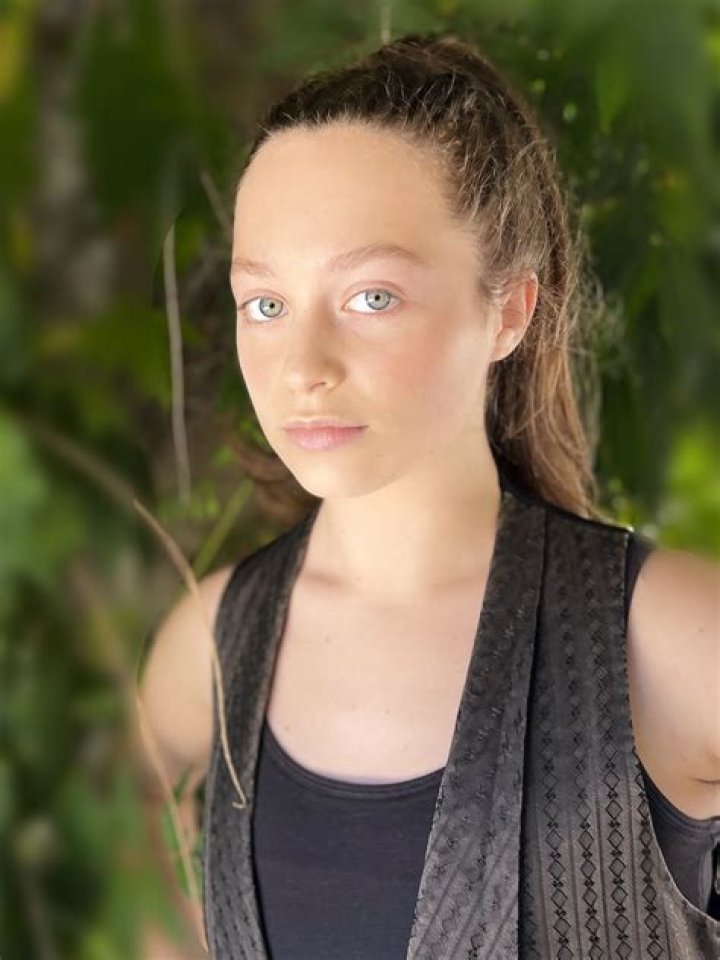 Sofia Rosinsky Age, Birthday, Parents, Height, Boyfriend, Net Worth & More